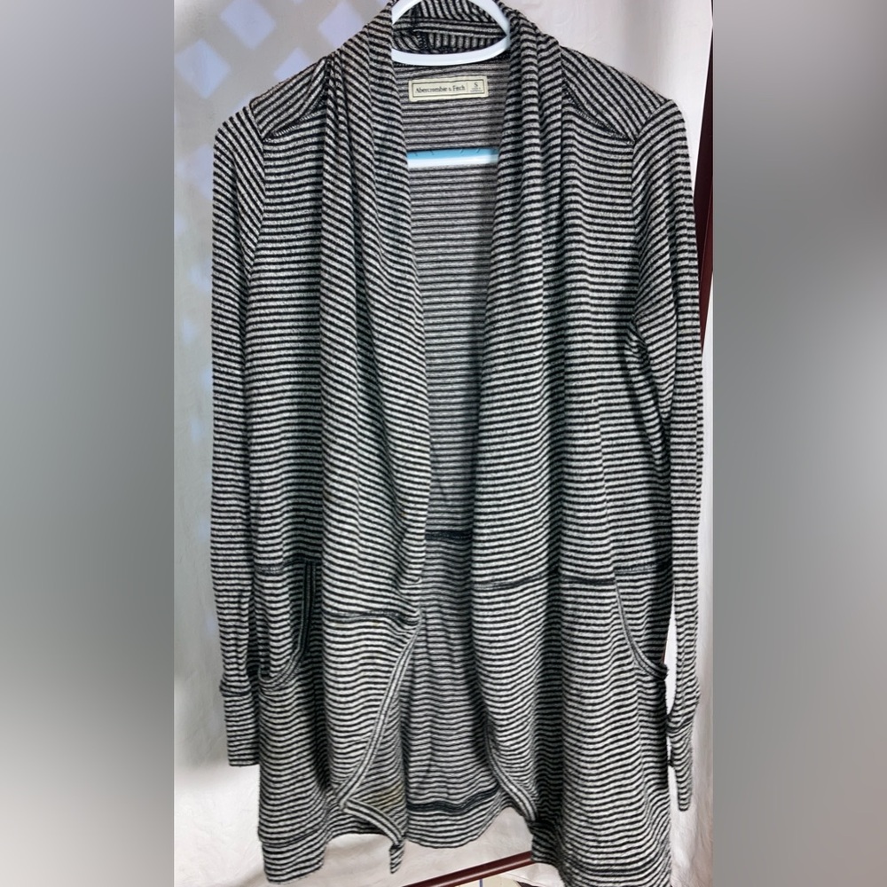 Abercrombie & Fitch size S black & white striped long open front cardigan